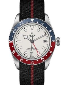 TUDOR Black Bay